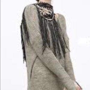 Zara ladies Knit Sweater Size M. Brown Color